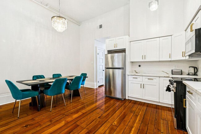 Foto del edificio - 1725 Robert C. Blakes Sr. Dr