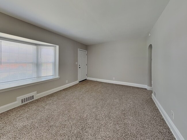 Building Photo - 3609 Kenmar Rd
