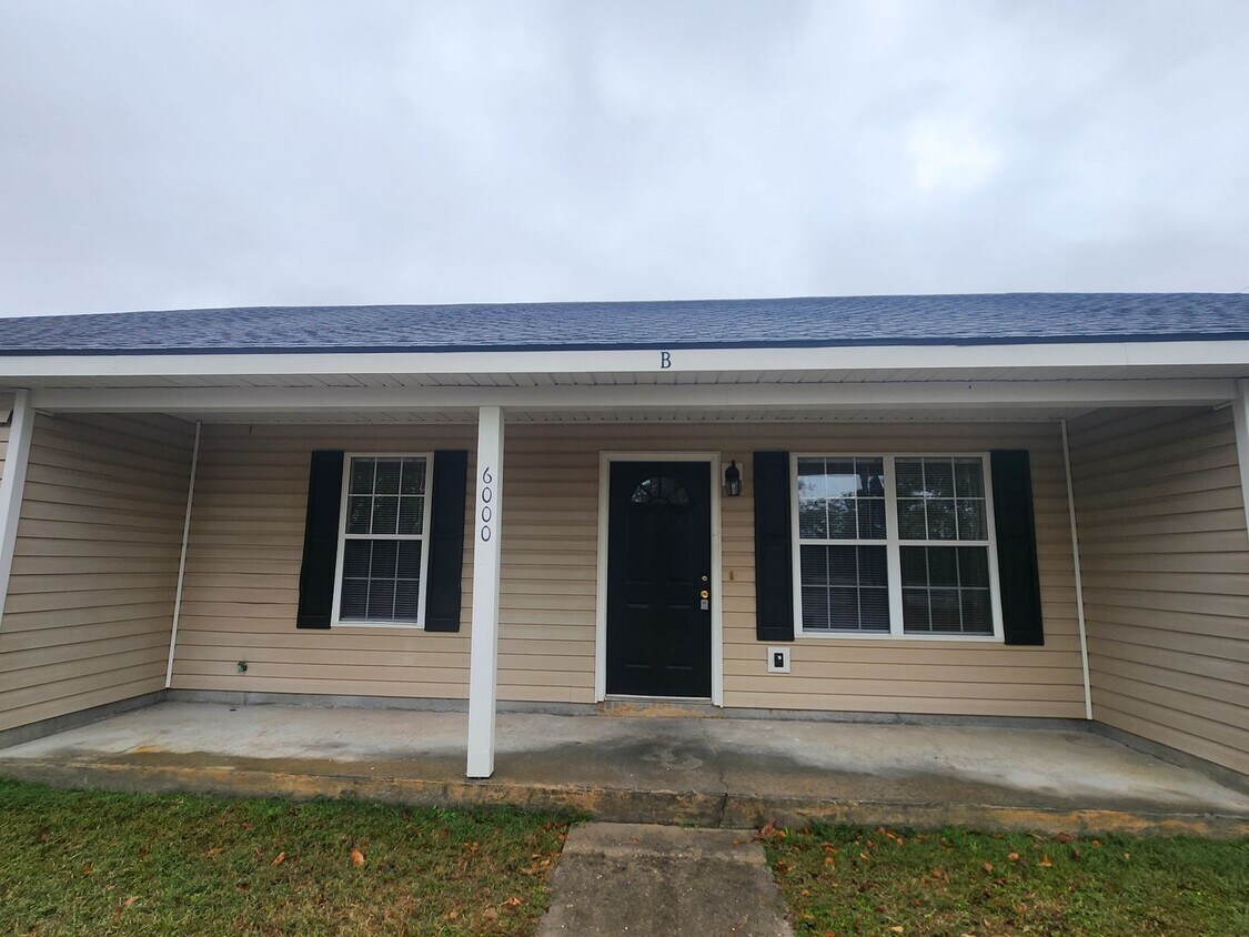 Primary Photo - 6000 Susan Cir