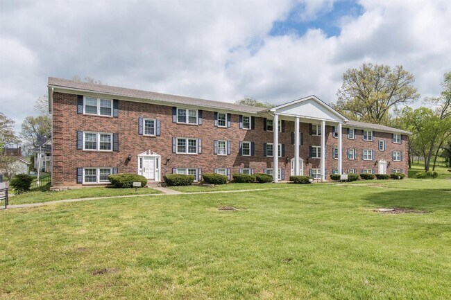 Building Photo - 120 Sycamore Ct
