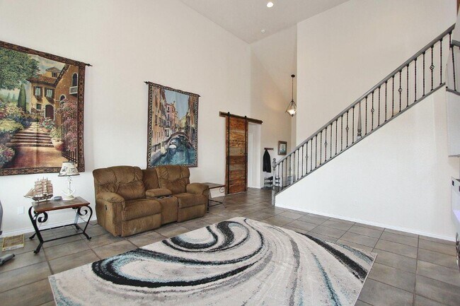 Building Photo - 5 br, 3.5 bath House - 11395 W. Kiplinng