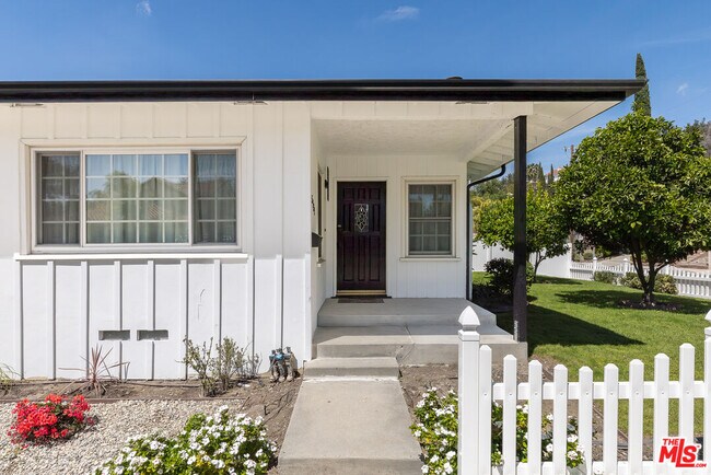 Foto del edificio - 5131 Don Pio Dr