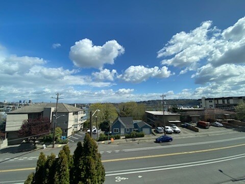 Foto del edificio - 2475 Dexter Ave N