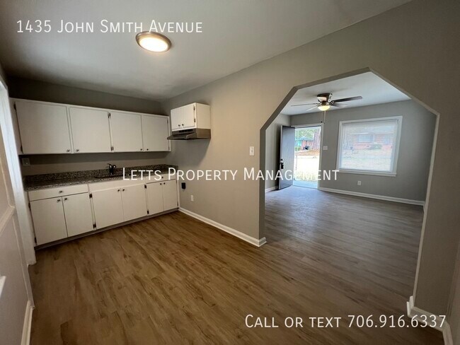 Building Photo - Adorable Rental Ready for Move In TODAY!