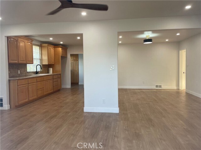 Foto del edificio - 408 E Elm St