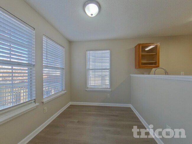 Foto del edificio - 3740 Longview Dr