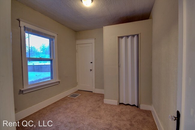 Building Photo - 3 br, 1 bath House - 2120 Telegraph Rd
