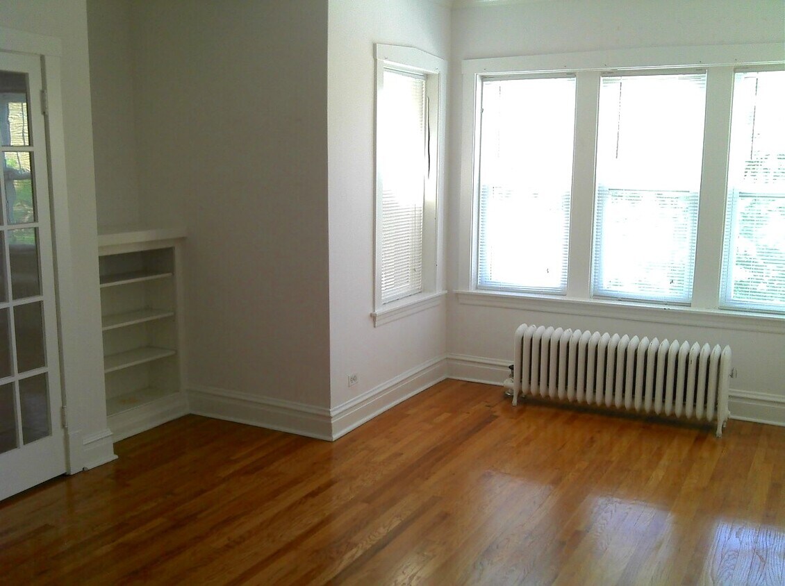 Primary Photo - 6777 N Olmsted Ave