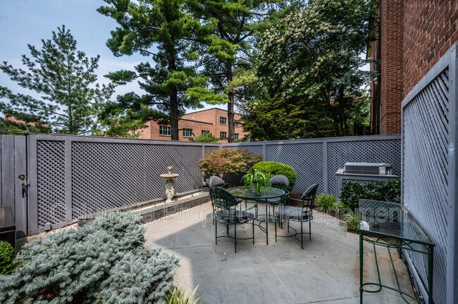 Foto del edificio - 3749 Winfield Lane Northwest