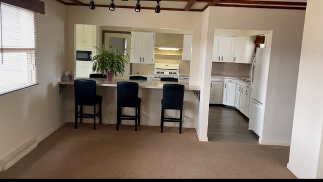 Building Photo - 567 Wood St