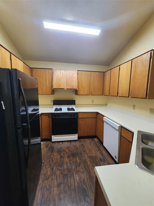 Building Photo - 2610 Garrettson Dr