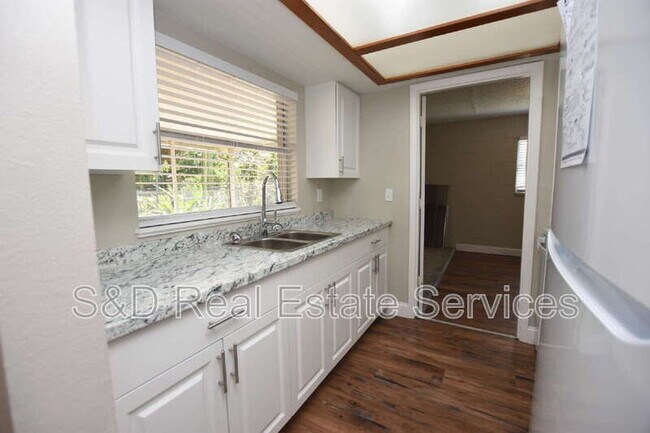 Foto del edificio - 1224 Waterview Blvd E