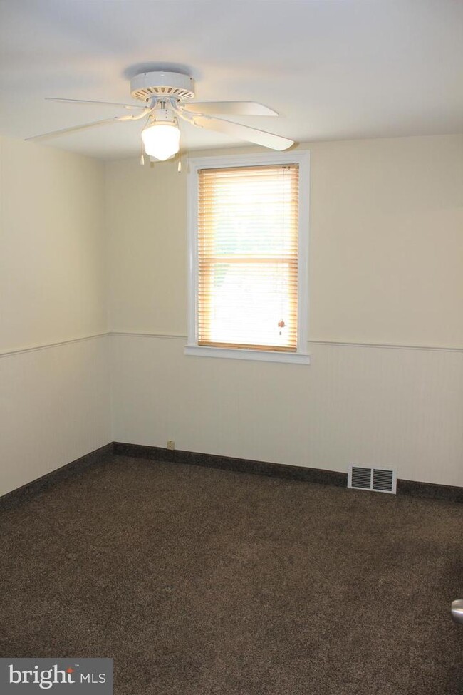 Building Photo - 2743 Jenkintown Rd