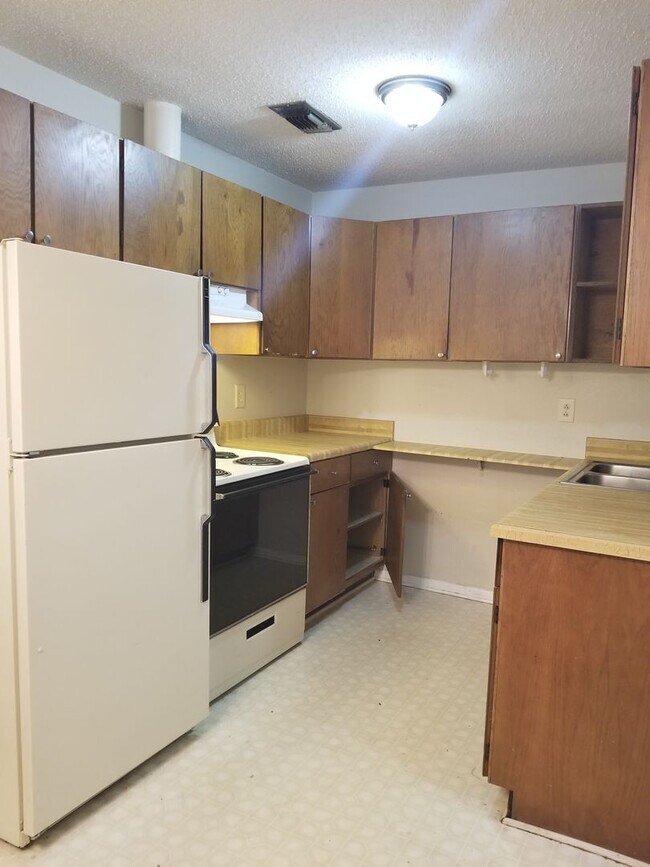 Foto del edificio - MOVE IN SPECIAL: Waived $350 Cleaning Fee!...