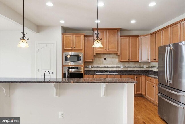 Building Photo - 21253 Park Grove Terrace