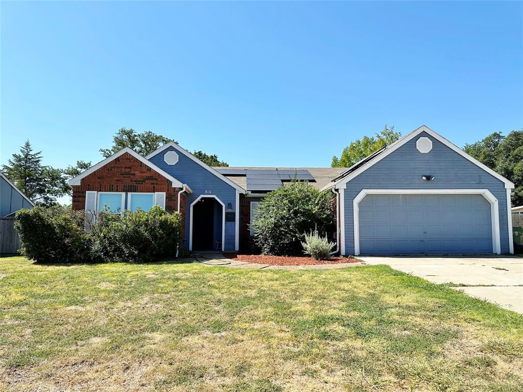 Primary Photo - 814 N Riverside Dr