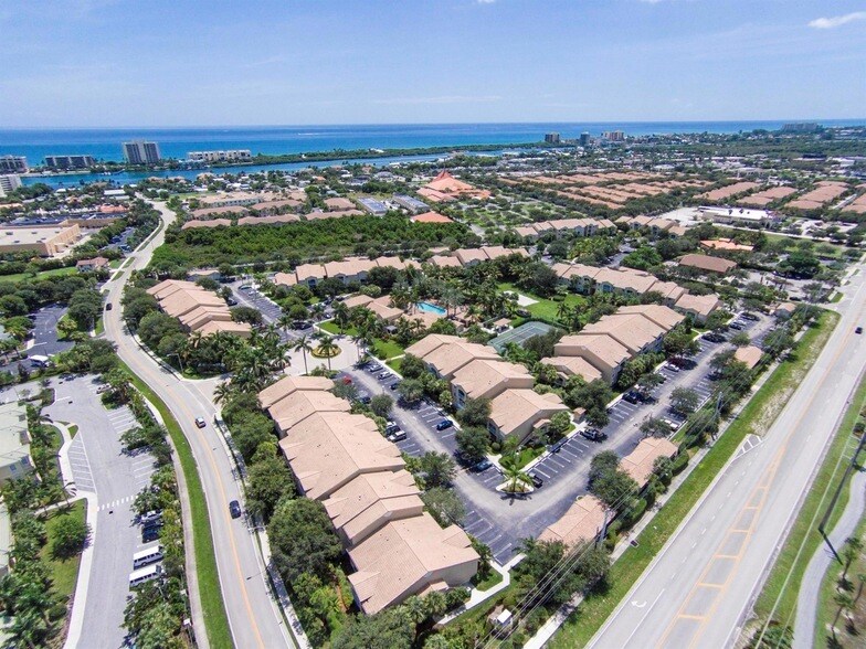 Foto principal - 236 Village Blvd