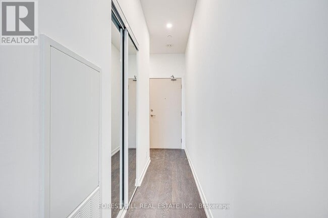 Building Photo - 2020-2020 Bathurst St