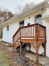 Building Photo - 1122 Drew St