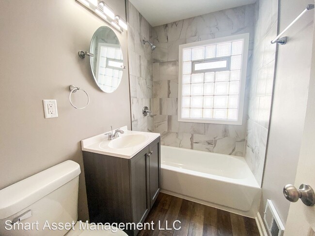 Building Photo - 3 br, 1 bath House - 5260 N 44th Street