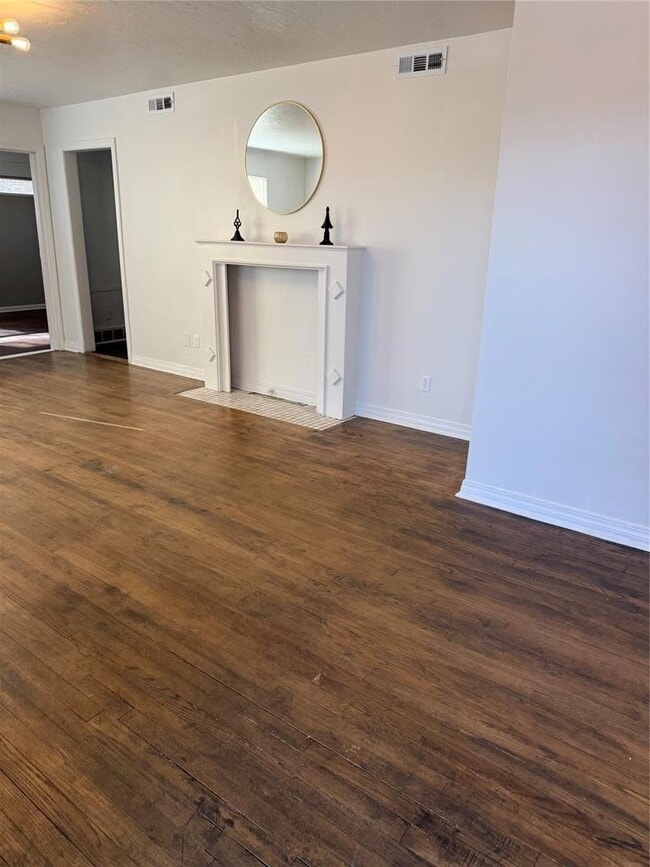 Foto del edificio - 1701 N Barnes Ave