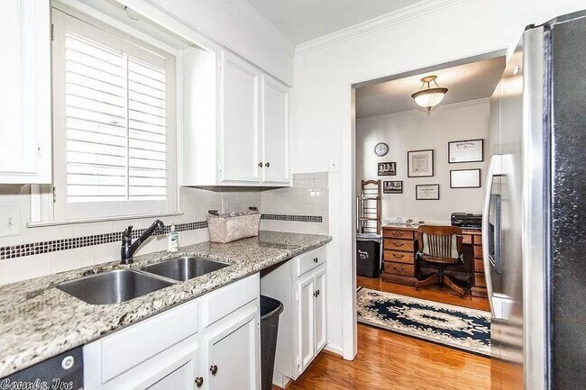 Foto del edificio - 2801 Foxcroft Rd