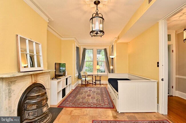 Foto del edificio - 639 Massachusetts Ave NE