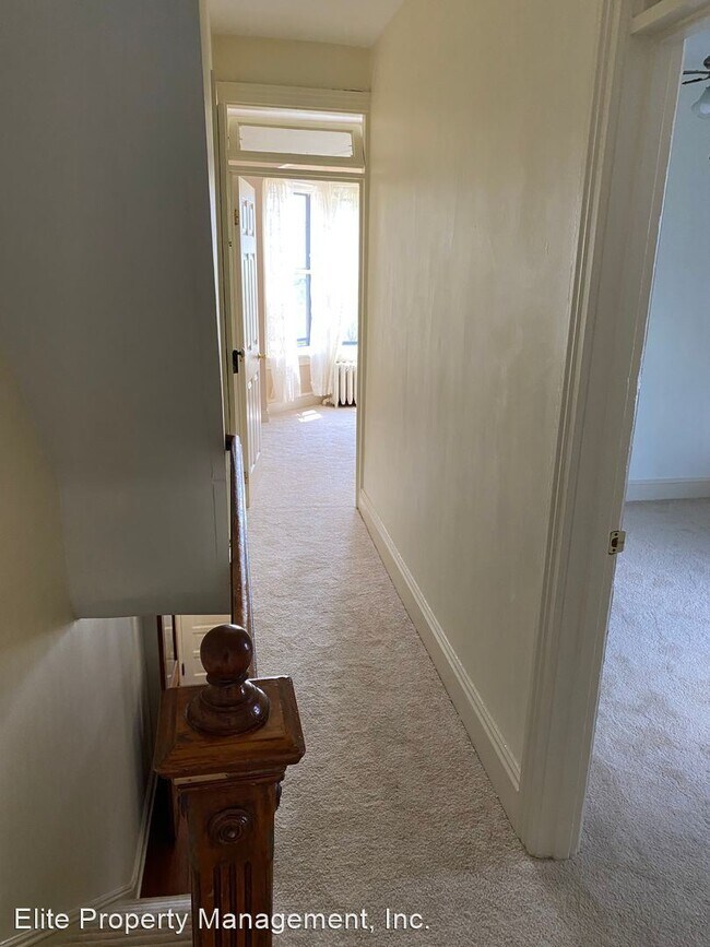 Foto del edificio - 4 br, 1 bath House - 57 S. 6th St.