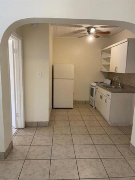 Foto del edificio - 470 NE 162nd St