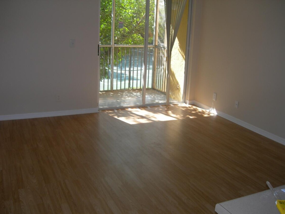 Foto principal - 3985 W McNab Rd