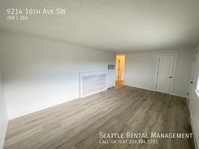 Building Photo - White Center - 2 Bedroom / 1 Bath Home