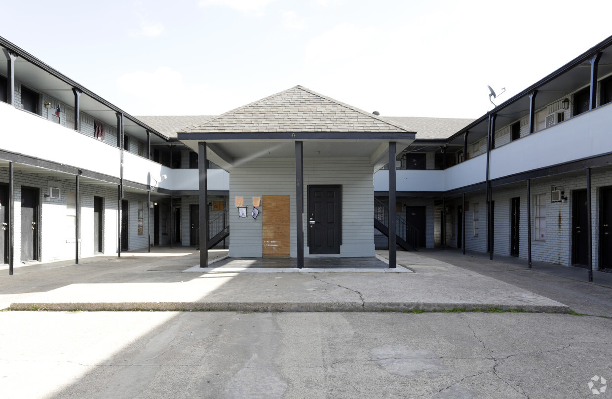 Building Photo - Oak Terrace Apartments