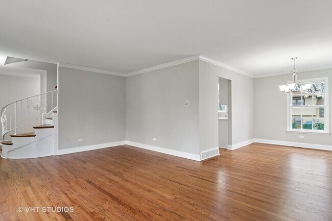 Building Photo - 1213 Selwyn Ln