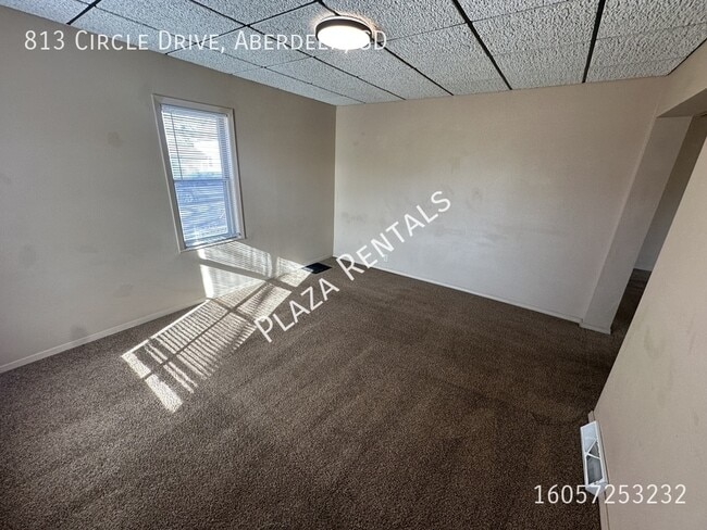 Building Photo - 201 N Washington St