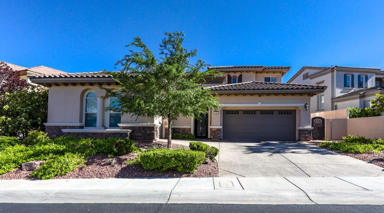 Primary Photo - Red Rock Country Club Beauty W/ 4 Beds, Po...