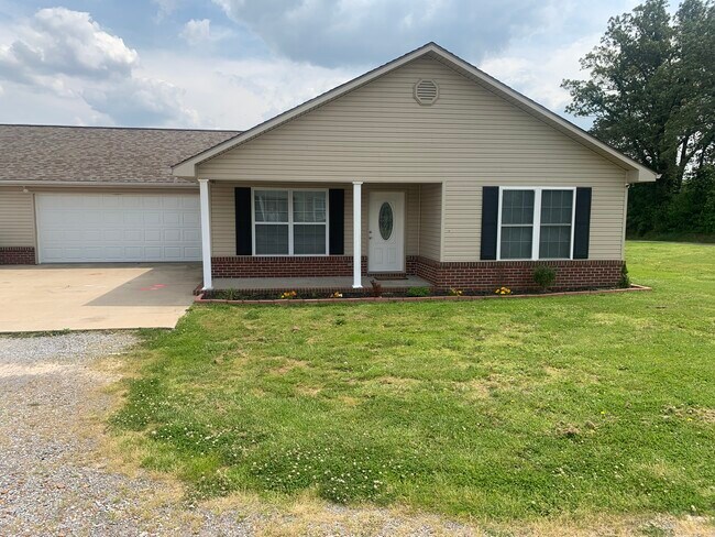 Front - 509 Cassandra Blvd