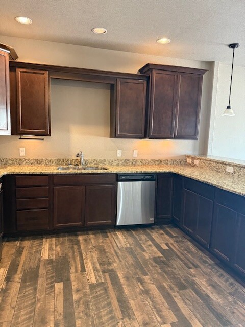 Foto del edificio - 654 Copper Canyon Dr