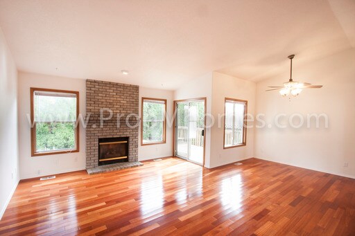 Primary Photo - 11836 SE Home Ave