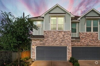 Building Photo - 5003 Lehman Oaks Dr