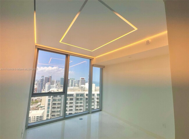 Building Photo - 300 Biscayne Blvd Way