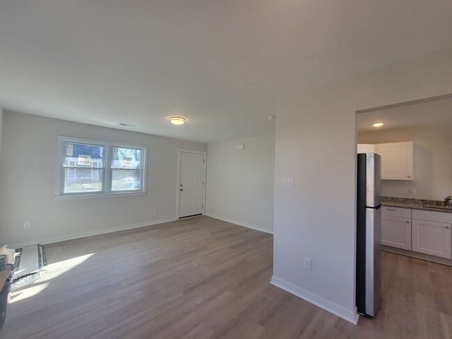Foto del edificio - 3719 Moody Ave
