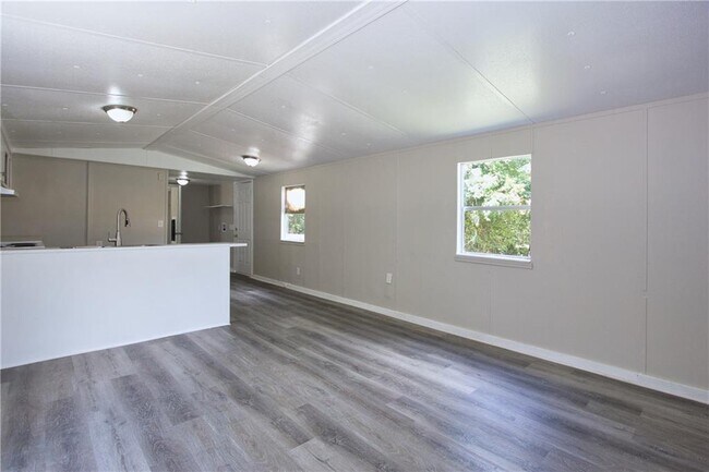 Building Photo - 340 Towler St