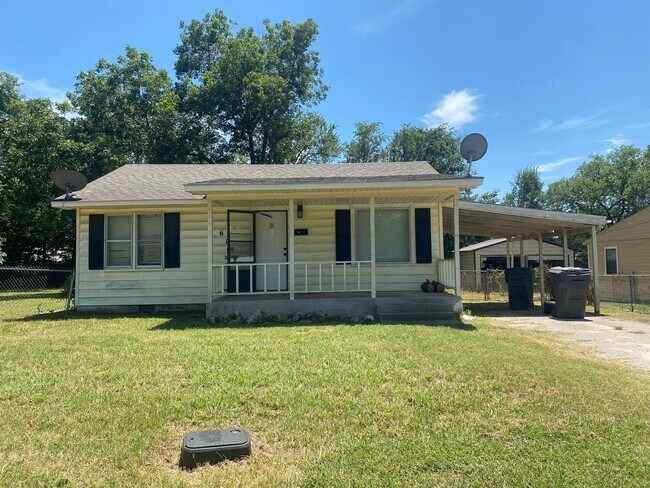 Building Photo - Welcome home!