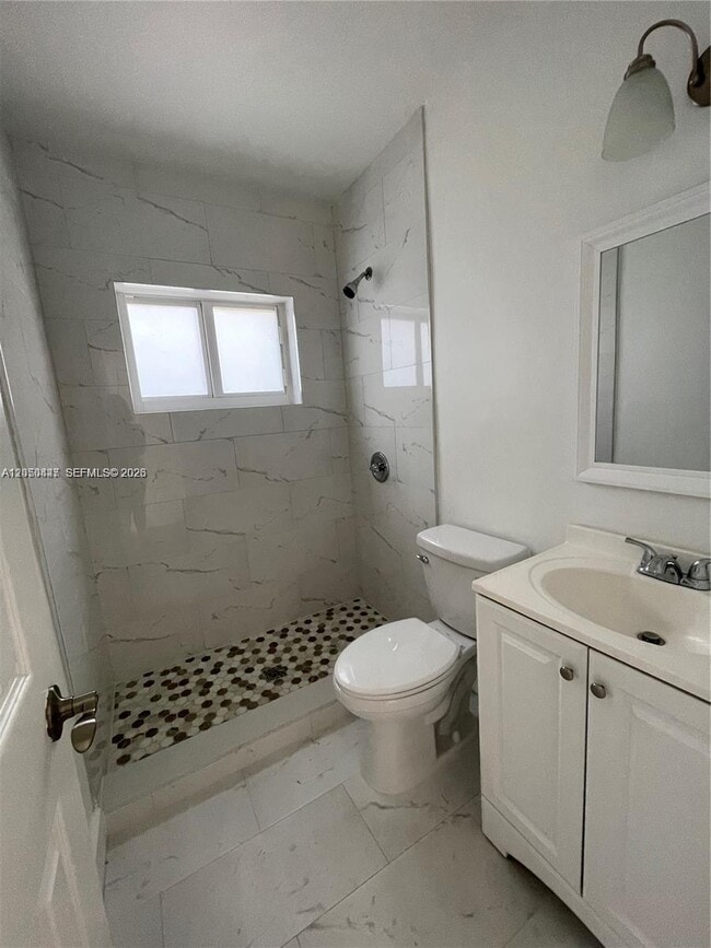 Building Photo - 2856 SW 37th Ave