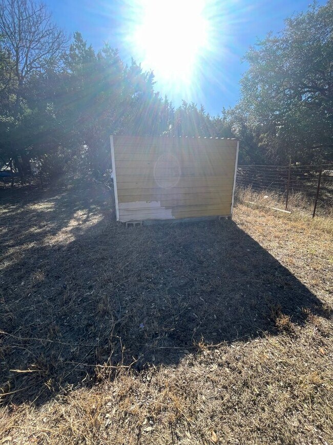 Building Photo - NEW ON MARKET