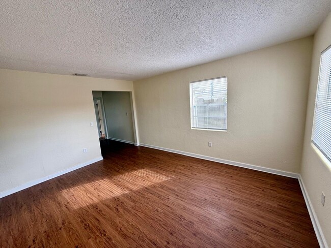 Building Photo - 1476 Pierce St