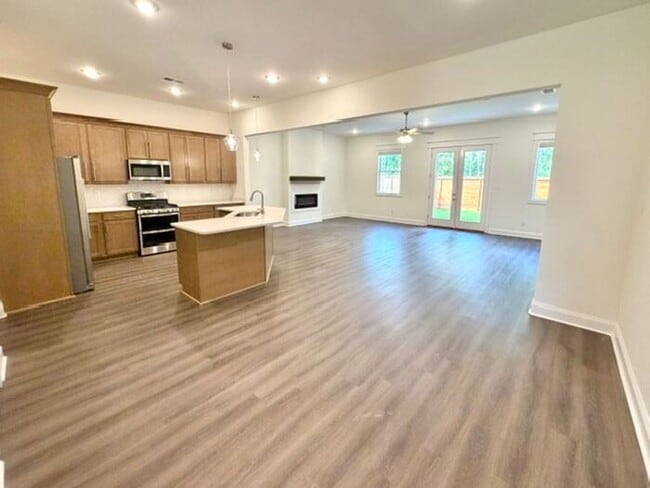 Building Photo - Now Leasing a Brand New 3 bedroom 3 bath Townhome in Olive Branch