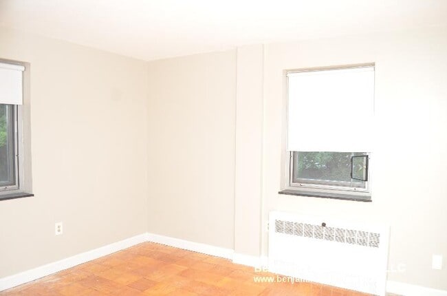 Building Photo - 133 Trapelo Rd