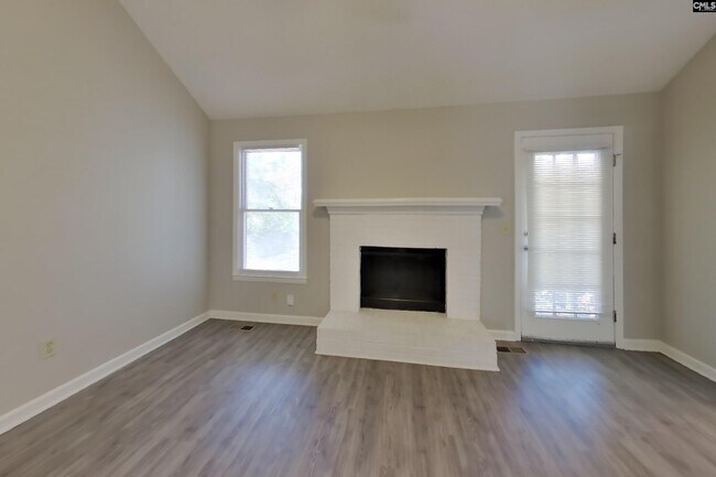Foto del edificio - 529 Ferncliffe Rd