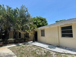 Building Photo - 2514 Gertrude Dr